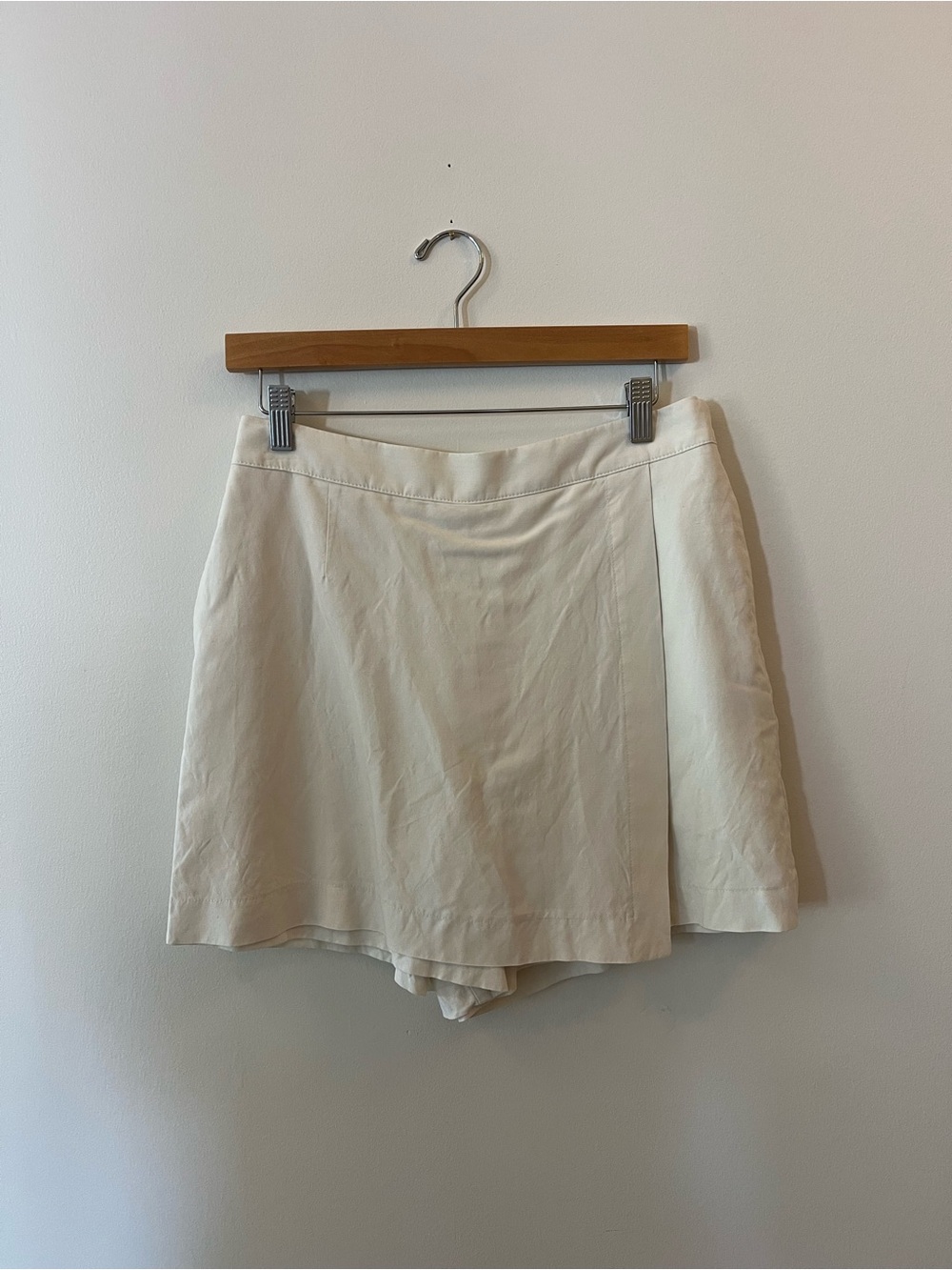 Uniqlo Cream Skort - Classic A-Line - Size M